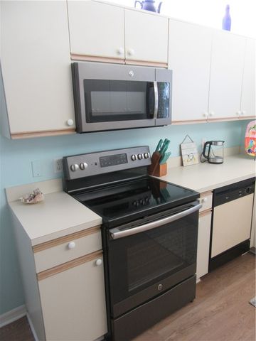 670 E Lake Jasmine Circle 104, Vero Beach, FL 32962