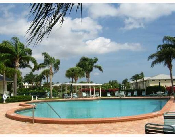 670 E Lake Jasmine Circle 104, Vero Beach, FL 32962