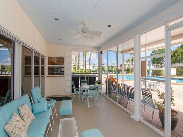 670 E Lake Jasmine Circle 104, Vero Beach, FL 32962