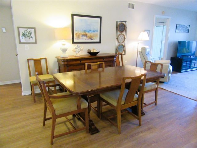 670 E Lake Jasmine Circle 104, Vero Beach, FL 32962