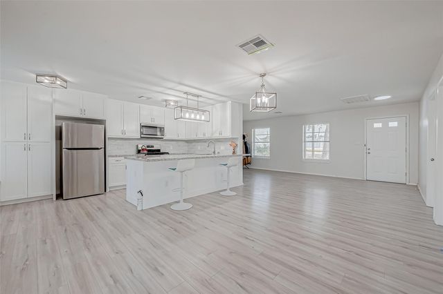 1612 2nd Street, League City, TX 77573