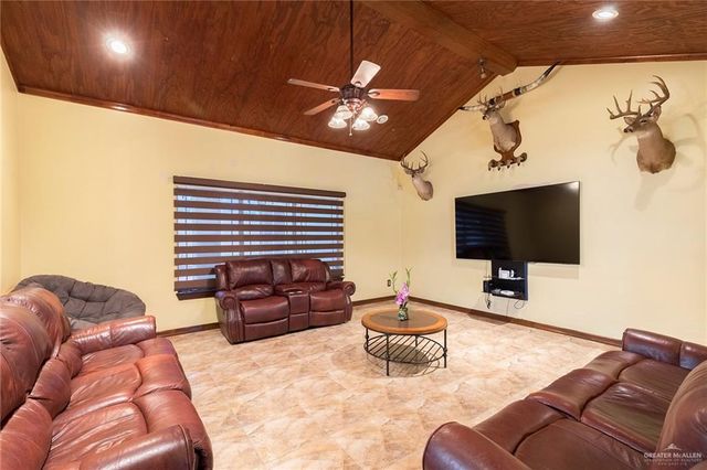 1409 W Calle Espana, Pharr, TX 78577