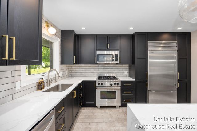 4063 Cambridge Drive, Georgetown Twp, MI 49426