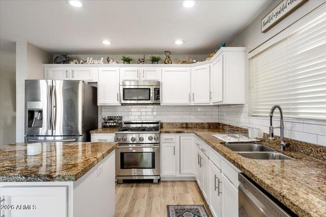 2942 S SIERRA Heights, Mesa, AZ 85212