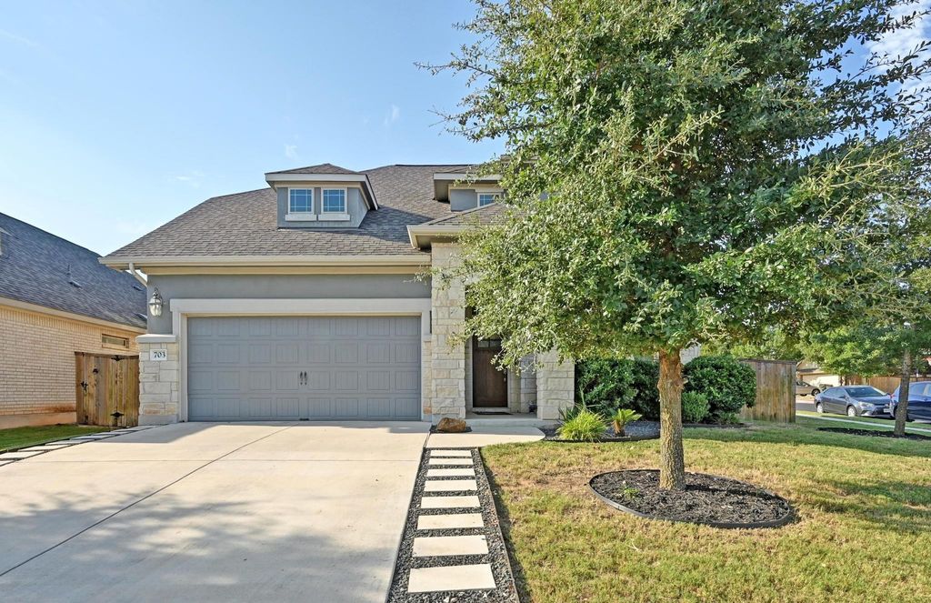 703 Patriot DR, Buda, TX 78610