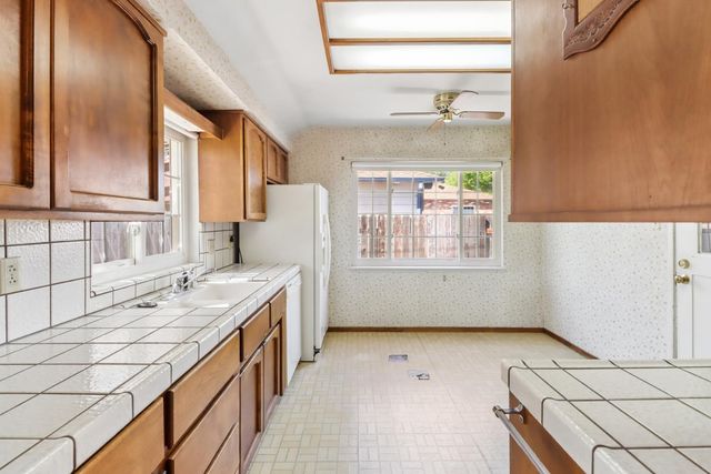 3245 Becerra Way, Sacramento, CA 95821