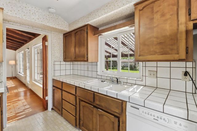 3245 Becerra Way, Sacramento, CA 95821