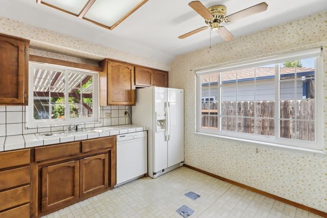 3245 Becerra Way, Sacramento, CA 95821