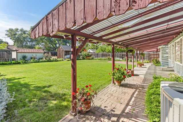 3245 Becerra Way, Sacramento, CA 95821