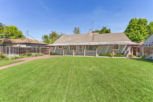 3245 Becerra Way, Sacramento, CA 95821