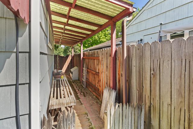 3245 Becerra Way, Sacramento, CA 95821