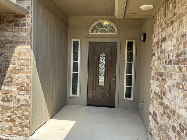 16000 Vicki Drive, Oklahoma City, OK 73170