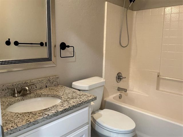 16000 Vicki Drive, Oklahoma City, OK 73170