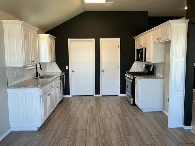 16000 Vicki Drive, Oklahoma City, OK 73170