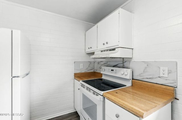 1470 S Palo Verde Ave Apt J213, Tucson, AZ 85713