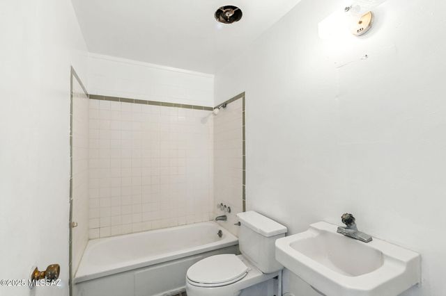 1470 S Palo Verde Ave Apt J213, Tucson, AZ 85713