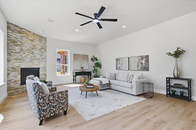 2600 Almanzor Avenue, Irving, TX 75062