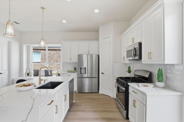 2600 Almanzor Avenue, Irving, TX 75062