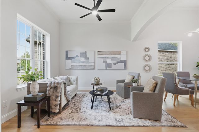 2600 Almanzor Avenue, Irving, TX 75062