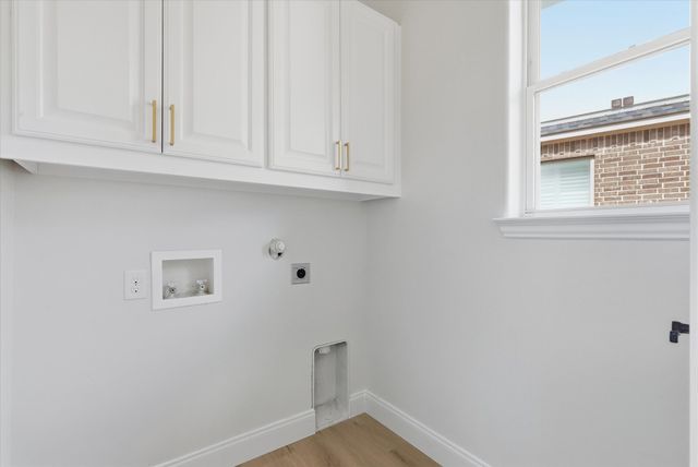 2600 Almanzor Avenue, Irving, TX 75062