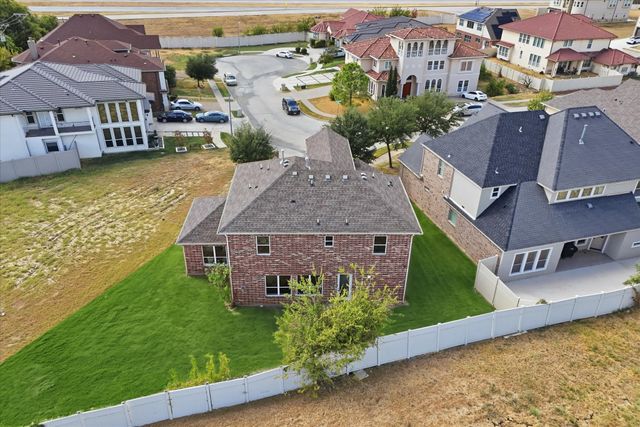 2600 Almanzor Avenue, Irving, TX 75062