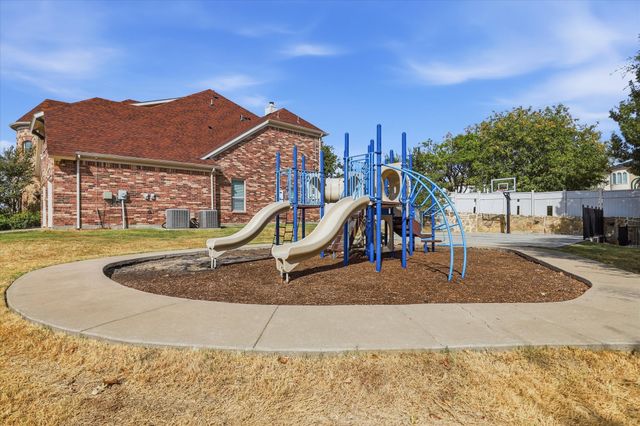 2600 Almanzor Avenue, Irving, TX 75062