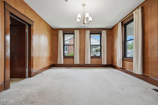 518 Carolina Avenue, Bristol, TN 37620