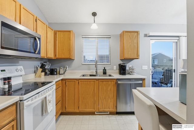 6217 N 129th Street, Omaha, NE 68164