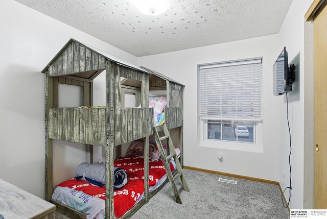 6217 N 129th Street, Omaha, NE 68164