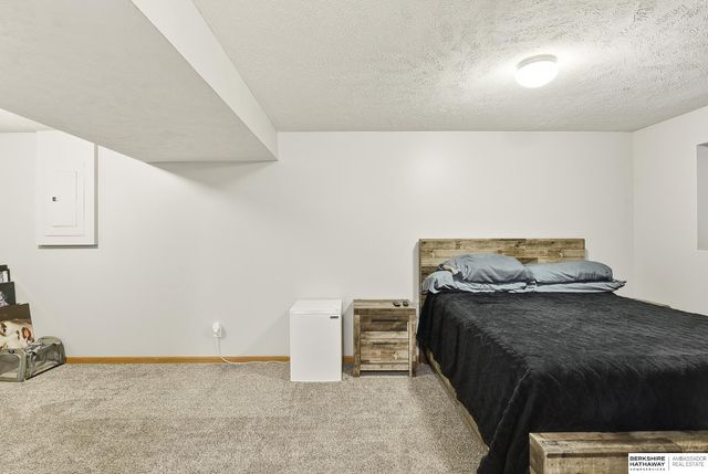 6217 N 129th Street, Omaha, NE 68164