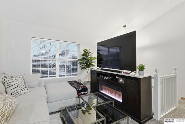 6217 N 129th Street, Omaha, NE 68164