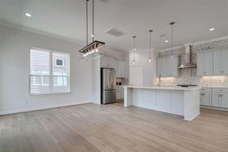 5528 Larkin Street C, Houston, TX 77007