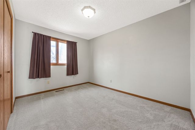 2326 Plaen View Drive, Iowa City, IA 52246