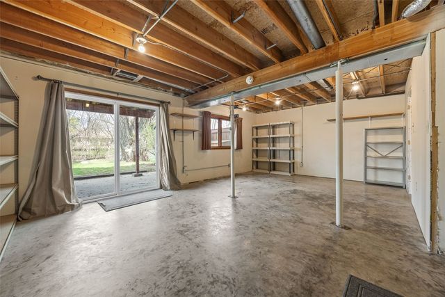 2326 Plaen View Drive, Iowa City, IA 52246