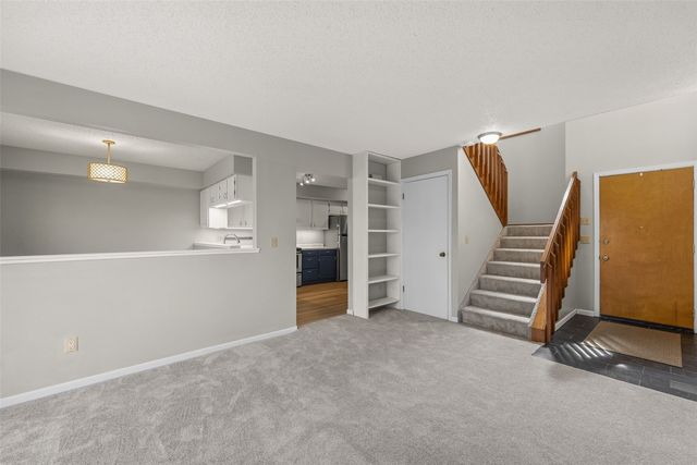 2326 Plaen View Drive, Iowa City, IA 52246