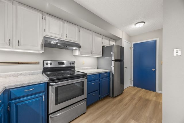 2326 Plaen View Drive, Iowa City, IA 52246