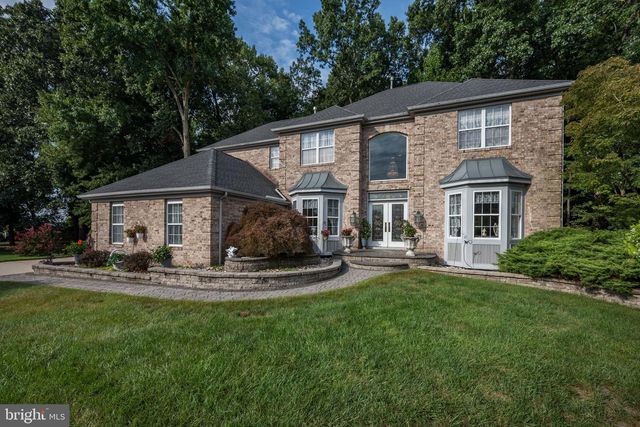 8 WELLS CT, Hainesport, NJ 08036