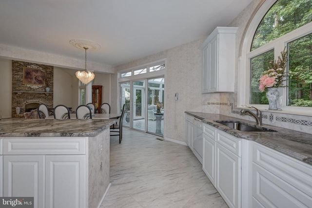 8 WELLS CT, Hainesport, NJ 08036