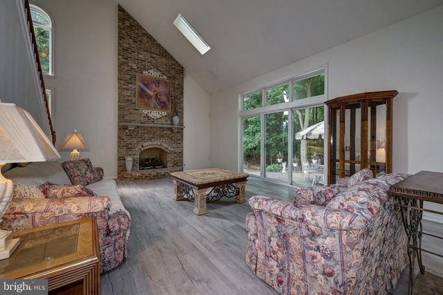 8 WELLS CT, Hainesport, NJ 08036