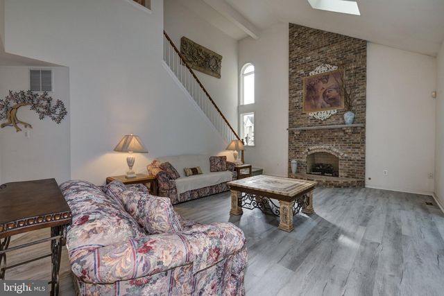 8 WELLS CT, Hainesport, NJ 08036