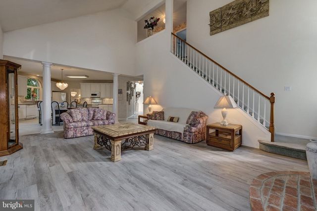 8 WELLS CT, Hainesport, NJ 08036