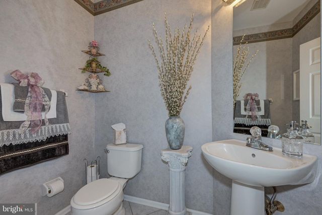 8 WELLS CT, Hainesport, NJ 08036