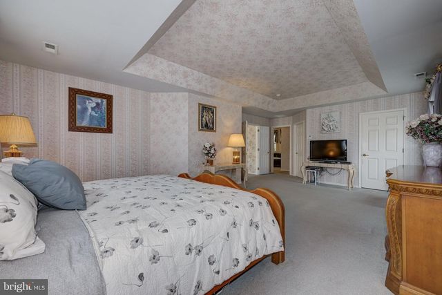 8 WELLS CT, Hainesport, NJ 08036
