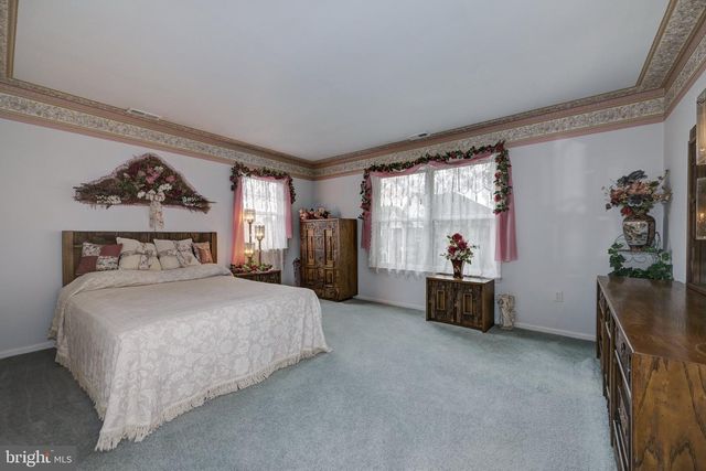 8 WELLS CT, Hainesport, NJ 08036