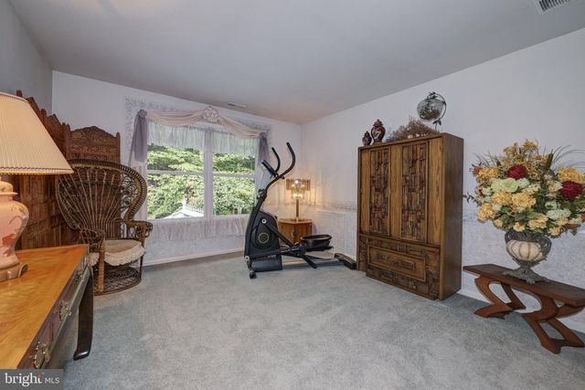 8 WELLS CT, Hainesport, NJ 08036