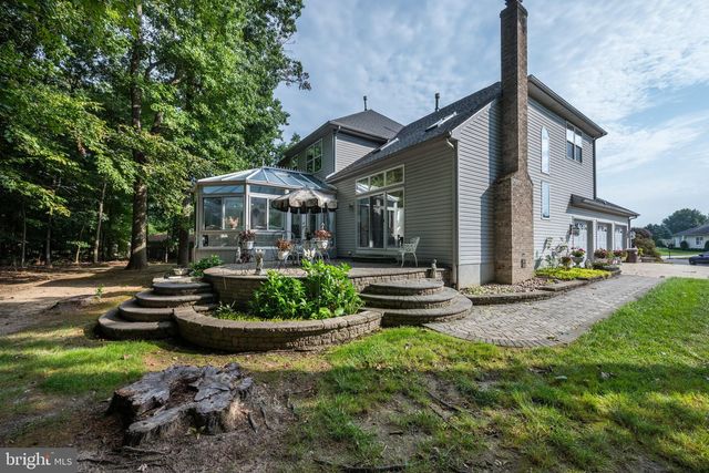 8 WELLS CT, Hainesport, NJ 08036