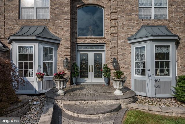 8 WELLS CT, Hainesport, NJ 08036