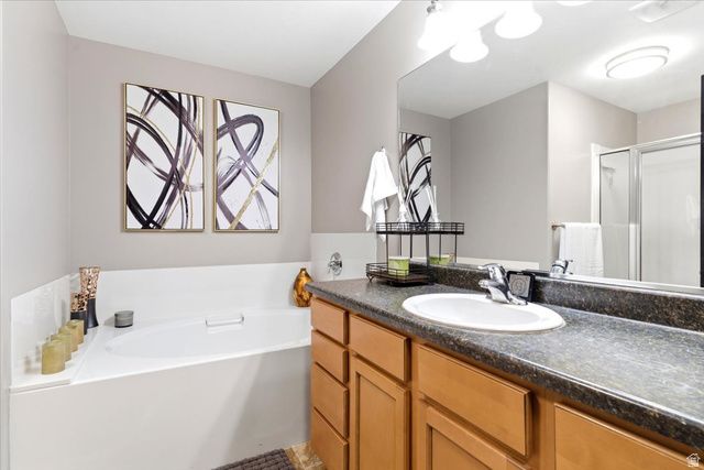 892 W IBIS XING, Farmington, UT 84025