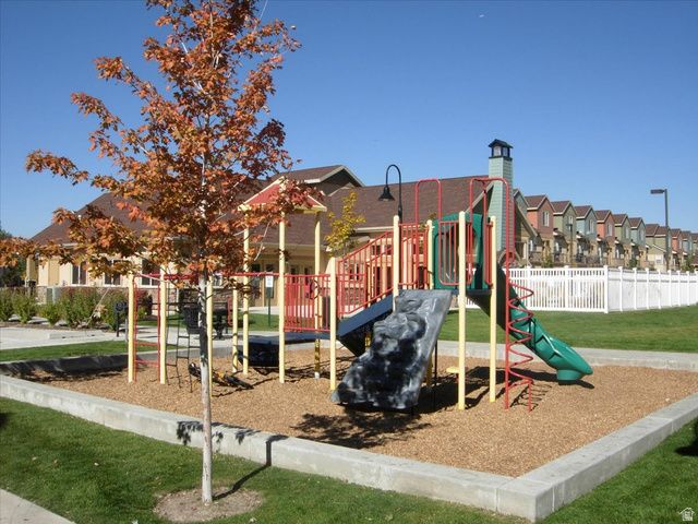 892 W IBIS XING, Farmington, UT 84025