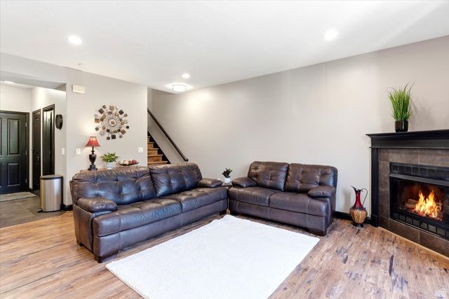 892 W IBIS XING, Farmington, UT 84025